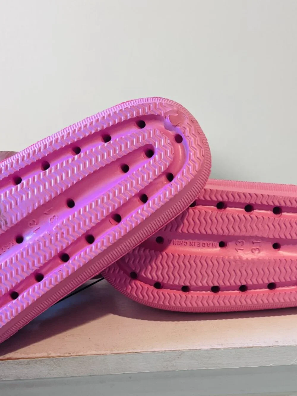 Love 83 Girls Pink Unicorn Slide Sandals Size 13 NWT